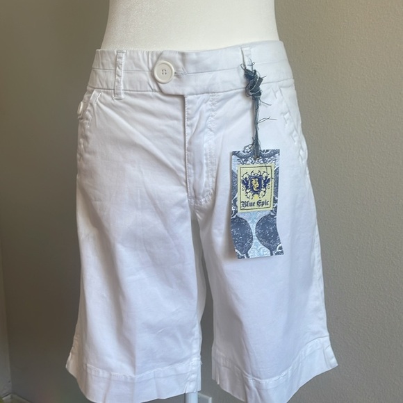 NWT Blue Epic White Bermuda Women's Shorts Size 12 - Picture 2 of 9